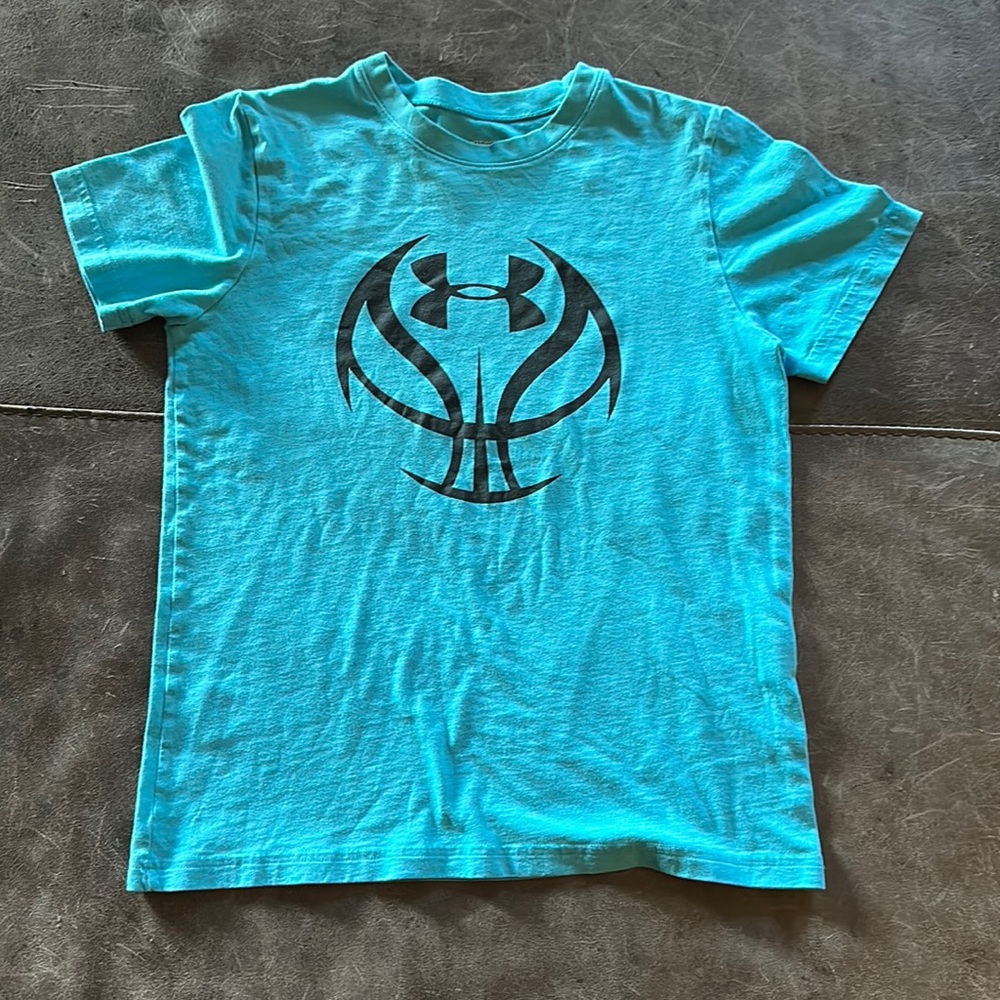 Under Armour boys T-shirt